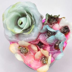 NEW Floral Heart-Shaped Phone Grip